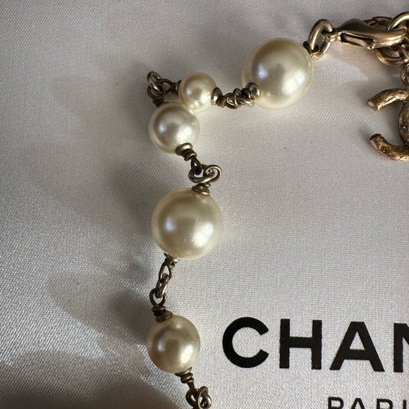 Vintage CHANEL Fall Botanical Pearl Charm Choker Rare Goldtone ✨ 🐰🍂 - Picture 7 of 10
